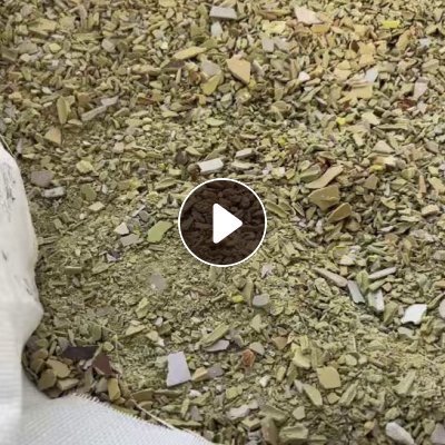 出售PVC墙板破碎料，纯黄发泡，干破的，现货二十几吨