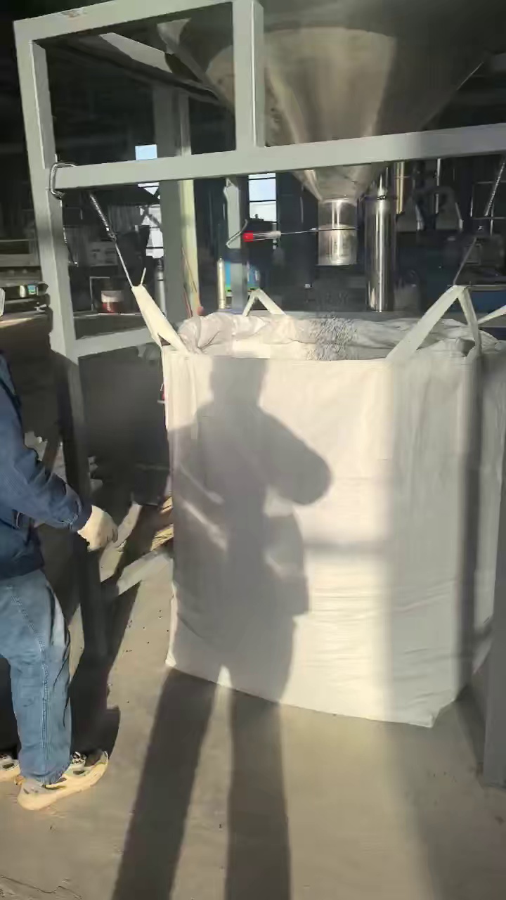 出售ABS颗粒和PP颗粒，可以根据客户的要求定制