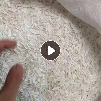 出售尼龙刨丝，主要从板材上下来的，有石膏尼龙板，加纤加硬尼龙板，全新料尼龙板，分开的，9.6一车