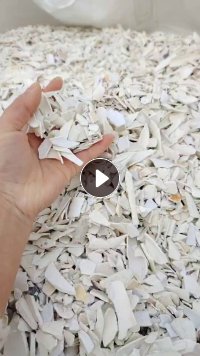 出售硬质PVC破碎料，有塑钢，扣板，大小管等白色料混破的，现货够挂车