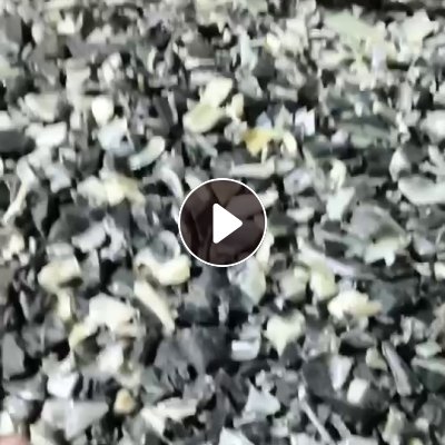 出售HDPE油箱破碎料，郭两次过水甩干的，现货70吨左右