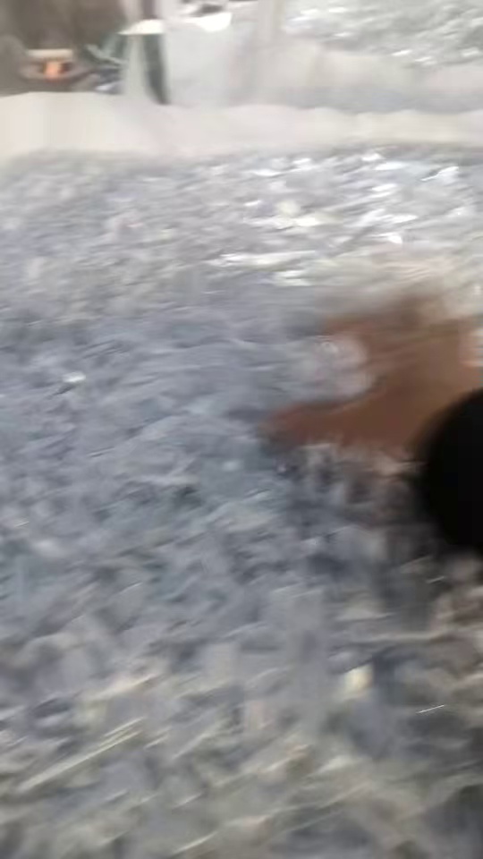 出售纯白无字涂料桶破碎料，现货七八吨