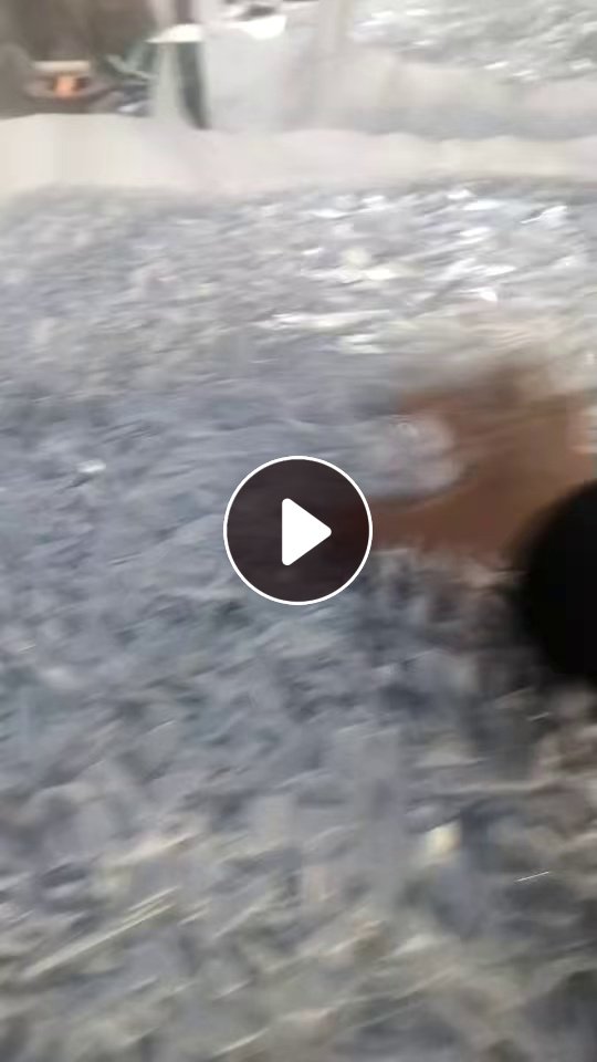 出售纯白无字涂料桶破碎料，现货七八吨