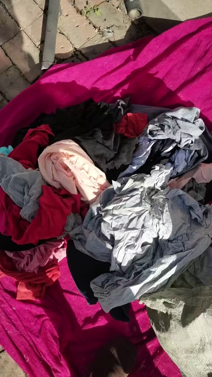 长期出售擦机布，有纯棉，涤棉的，现货有10吨左右，月供3吨，在河北邯郸