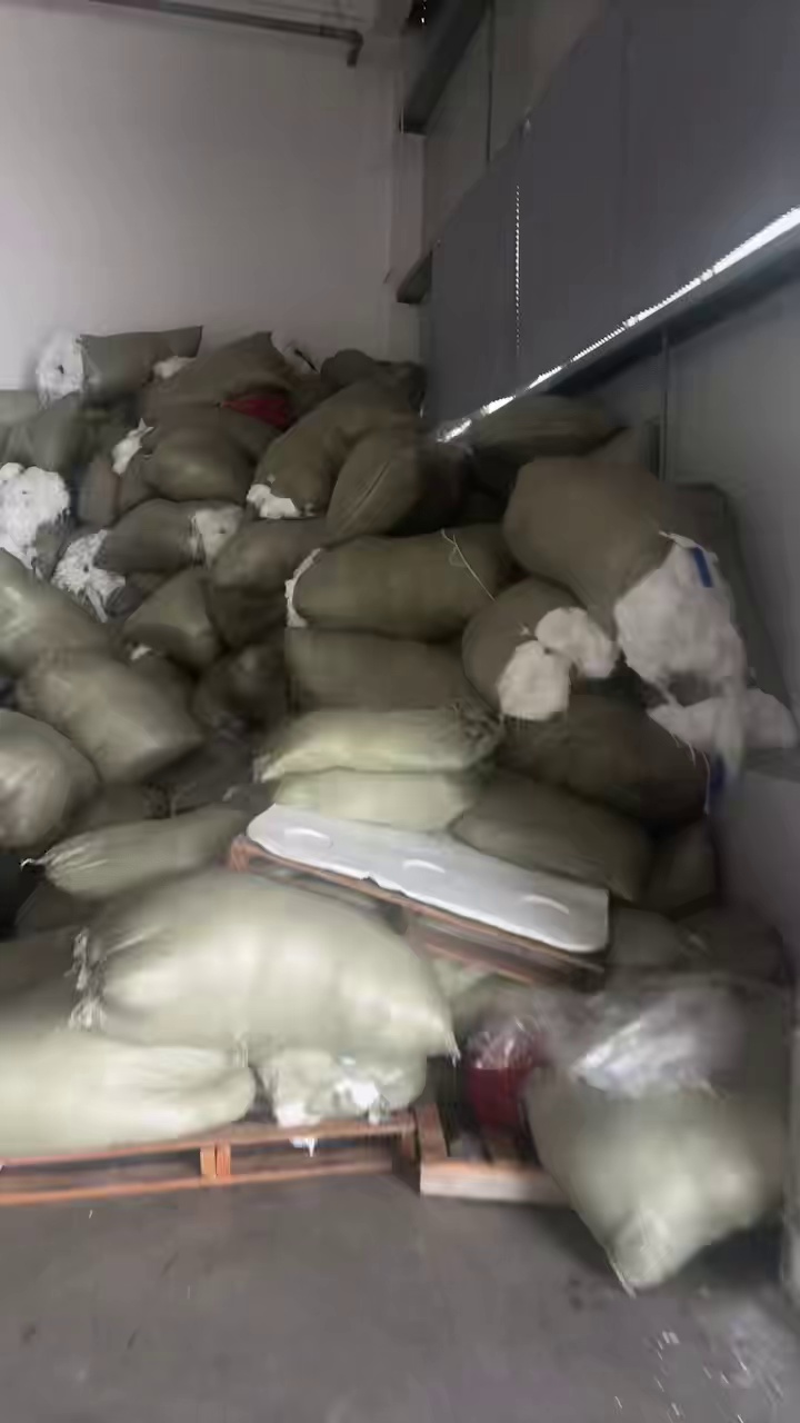 长期出售废丝，涤纶废丝，3个月出一车13.7米的，在江西南昌