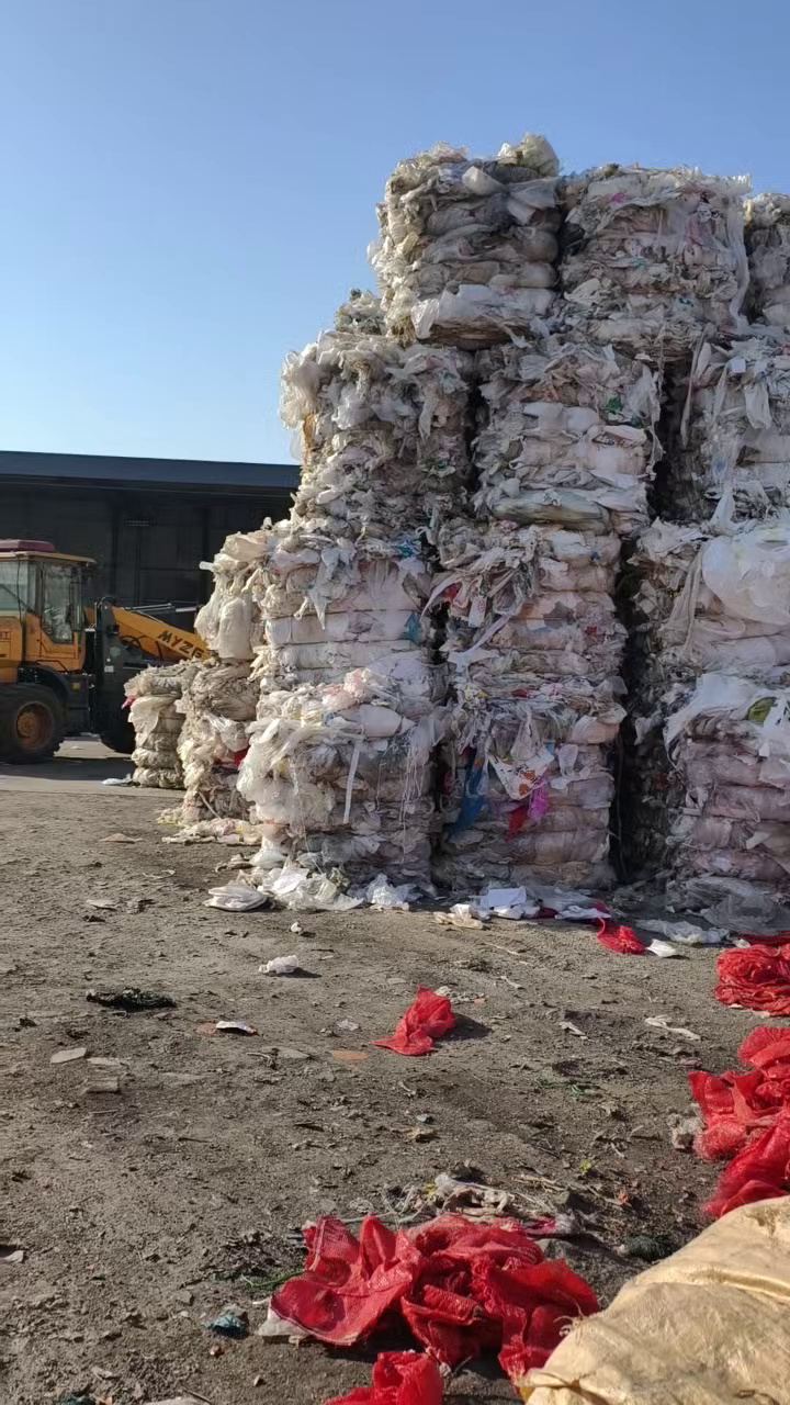 大量出售二级高压水洗膜废料，现货80吨