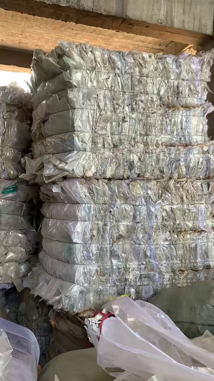 出售PVC铝材膜废料，现货9.6一车