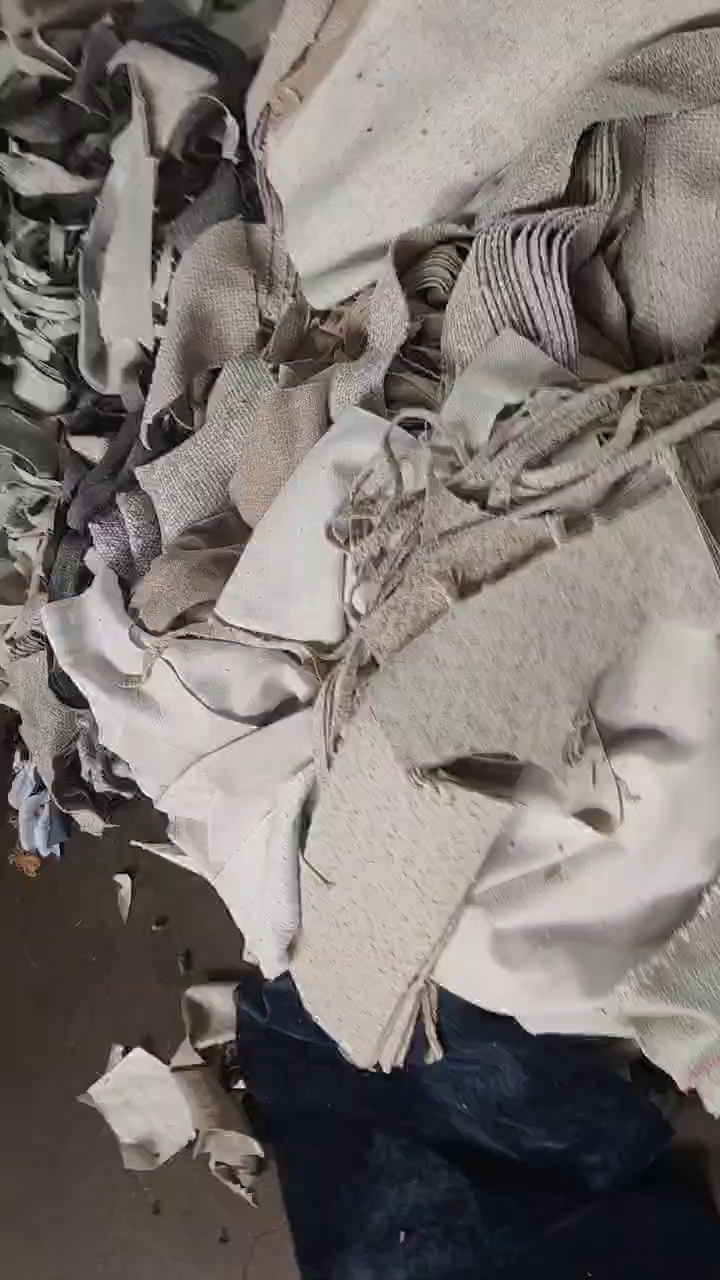 长期出售废布，沙发厂下来的，现货有80吨左右