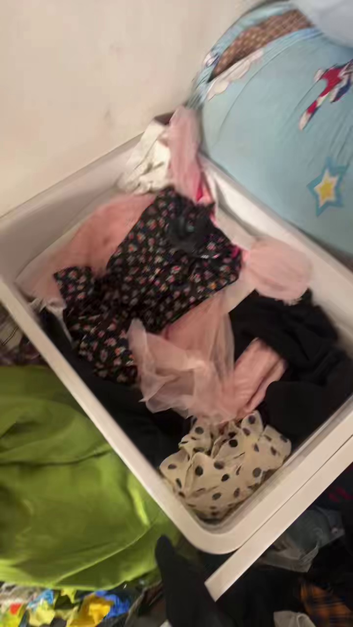 长期出售旧衣服分拣货，大白，二白，夏装，冬装等，都是小区货，在广东云浮