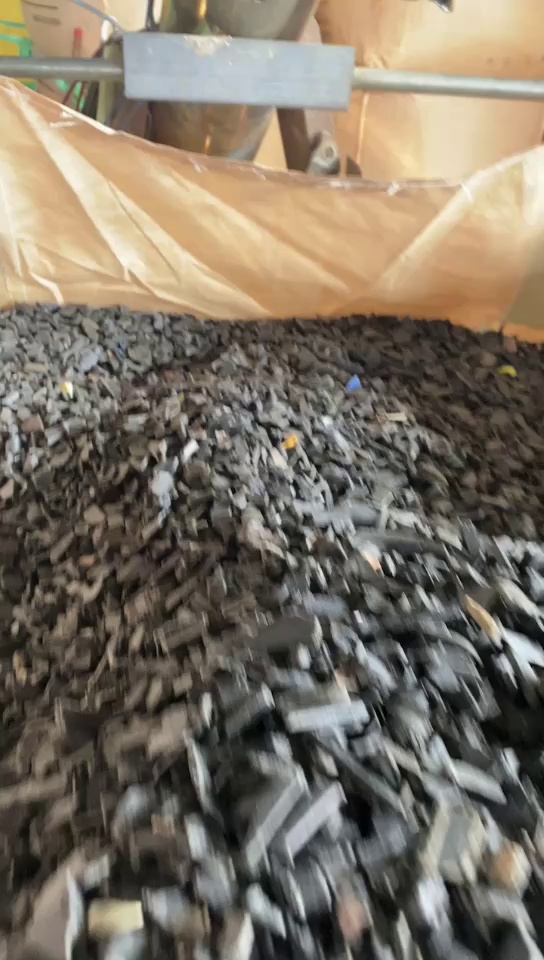 出售PA66尼龙水箱破碎料，现货30多吨