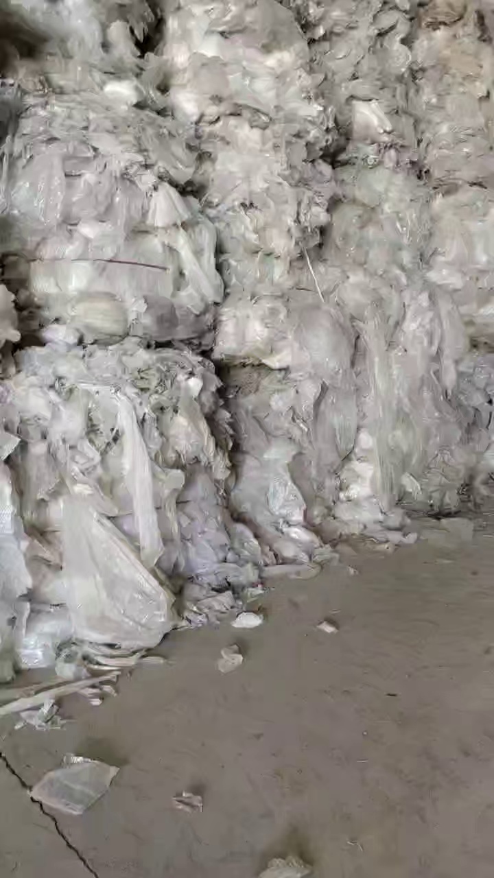 出售一级水洗高压膜，缠绕膜平板膜啤酒包混打，都是分拣好无垃圾，现货几十吨，