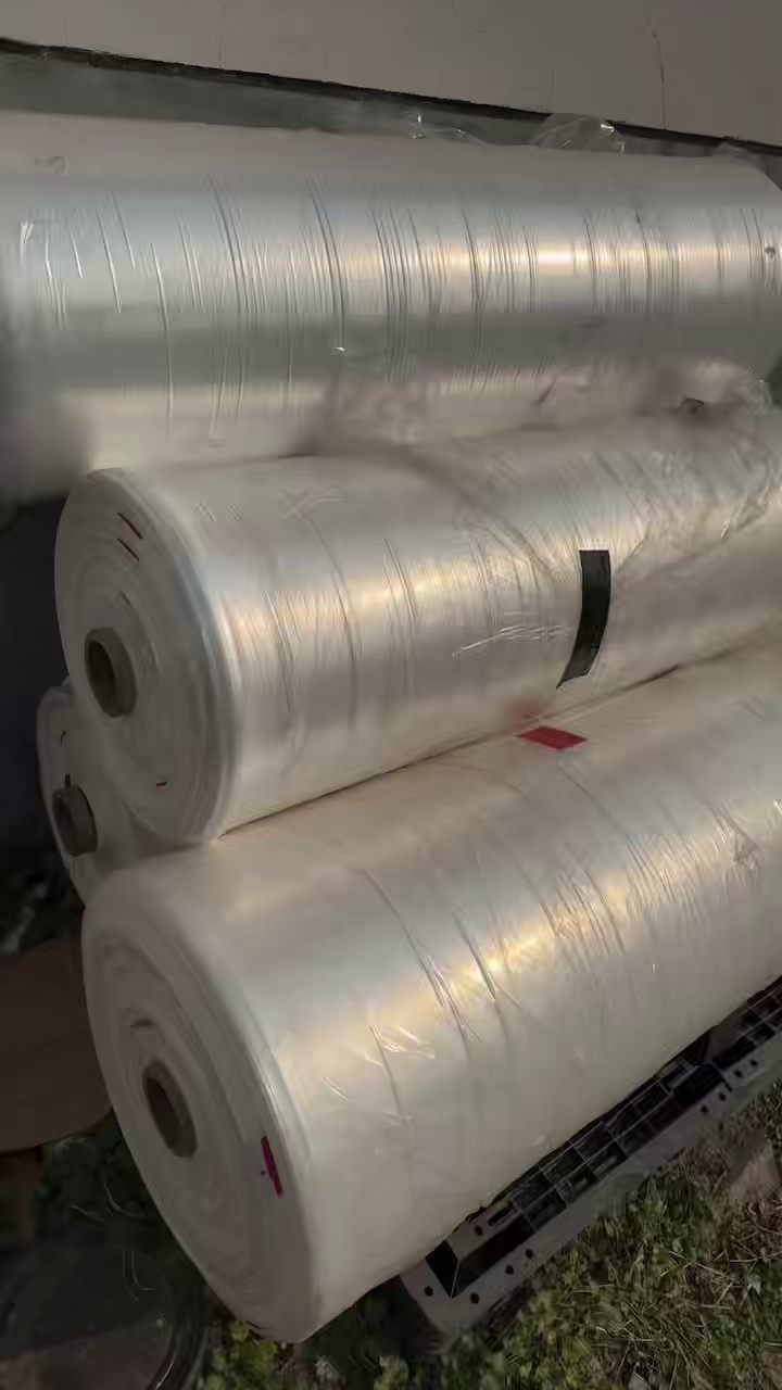 出售PE高压卷筒膜，不带胶的，现货几吨