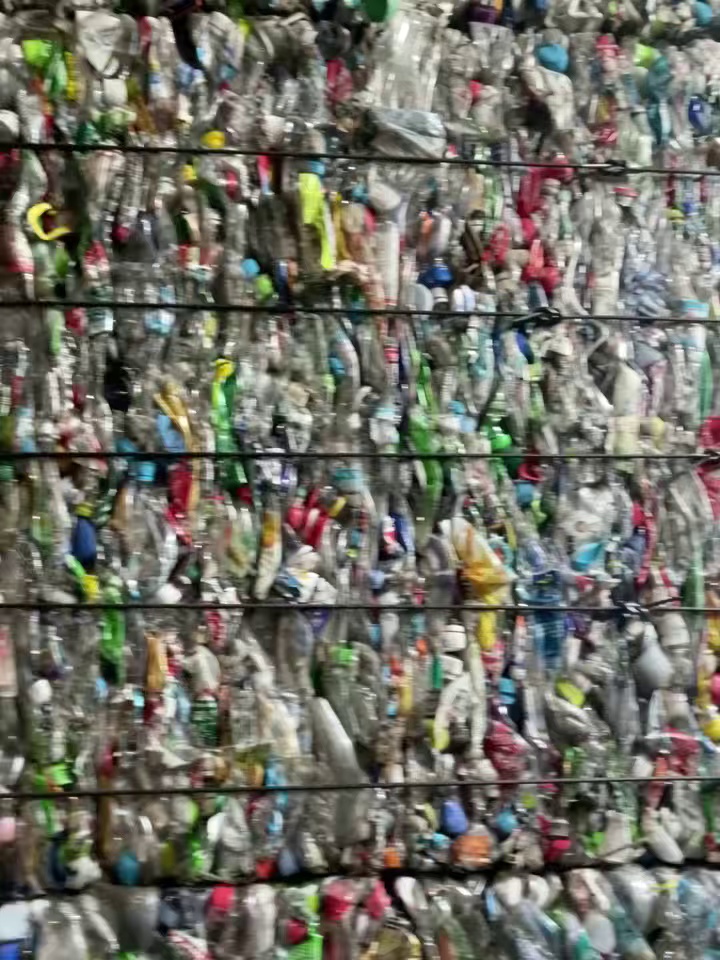 长期出售pet杂瓶砖，有光选机分选过，现货上百吨