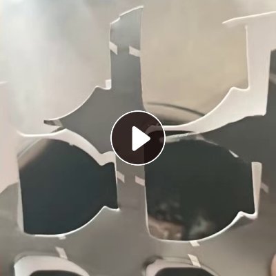 出售铝塑复合料，可炼油，含铝20左右，现货14吨