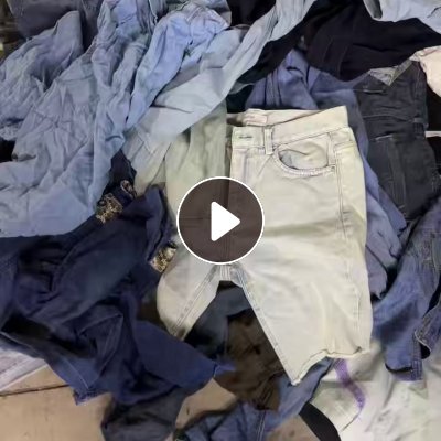 长期出售旧衣服分拣货，旧牛仔，大白，纯白料，主要是做夏装的，这些都是分拣夏B出来的