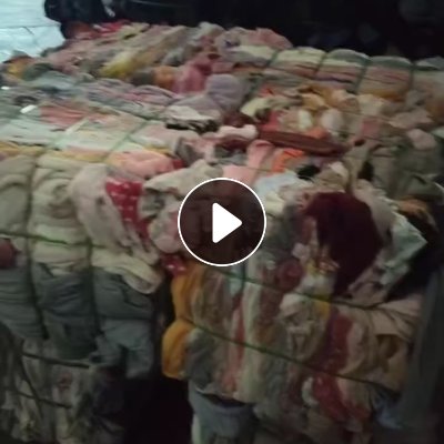 长期出售旧衣服黑料，旧衣服大白，各种旧衣服分拣货，黑料现货30吨
