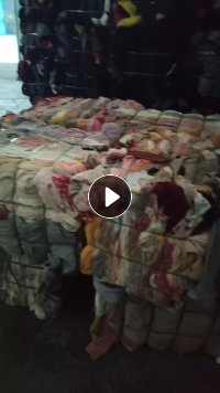 长期出售旧衣服黑料，旧衣服大白，各种旧衣服分拣货，黑料现货30吨