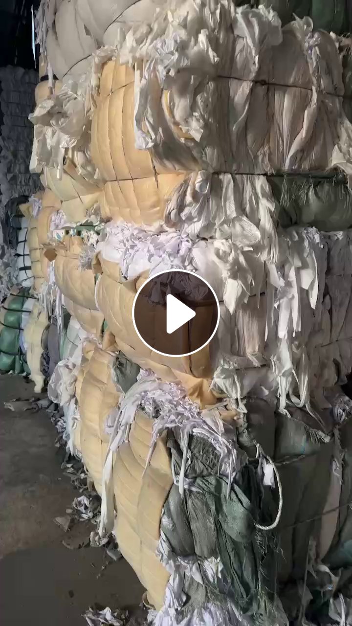 长期出售各种边角料，夹丝棉边角料，绗棉边角料，橡胶尼龙，皮革棉，空心丝，有可以开花和可以造粒的