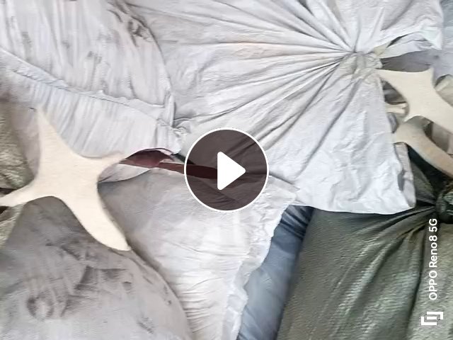 出售羊毛毡边角料，羊毛毡，一面纯羊毛，一面复合，现货四吨多