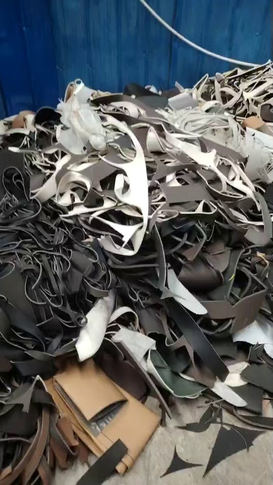 出售PVC汽车革废料，环保的，现货1挂车，月供70/80吨