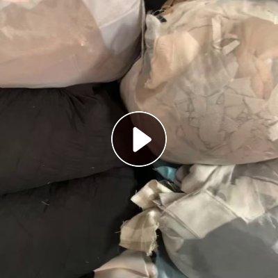 长期出售窗帘废布，窗帘边角料，有杂色，白色两种，杂色月供30吨，白色月供十几吨