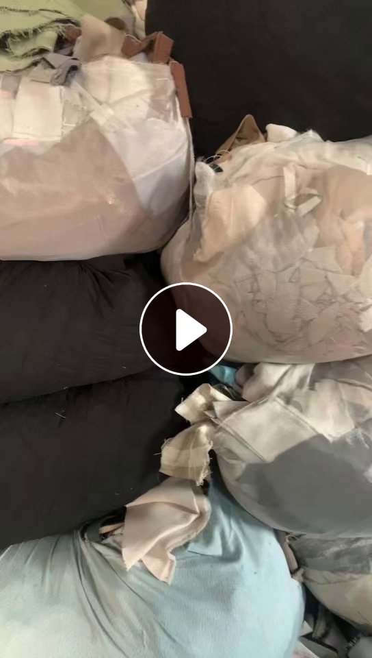 长期出售窗帘废布，窗帘边角料，有杂色，白色两种，杂色月供30吨，白色月供十几吨