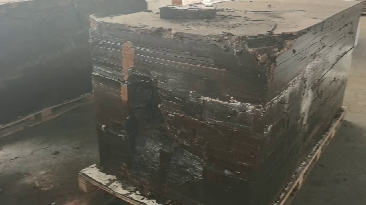 求购PE材质炼油料，出油率5个以上的，蜡块也可以，月需1000来吨