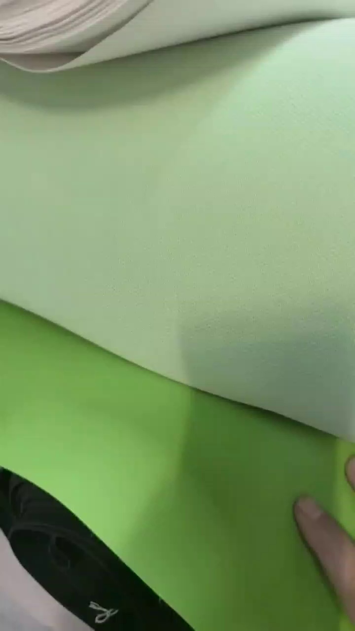 出售汽车沙发革网眼布，库存汽车革，PVC皮革，二等品，0.7-0.8，现货有18-20吨左右