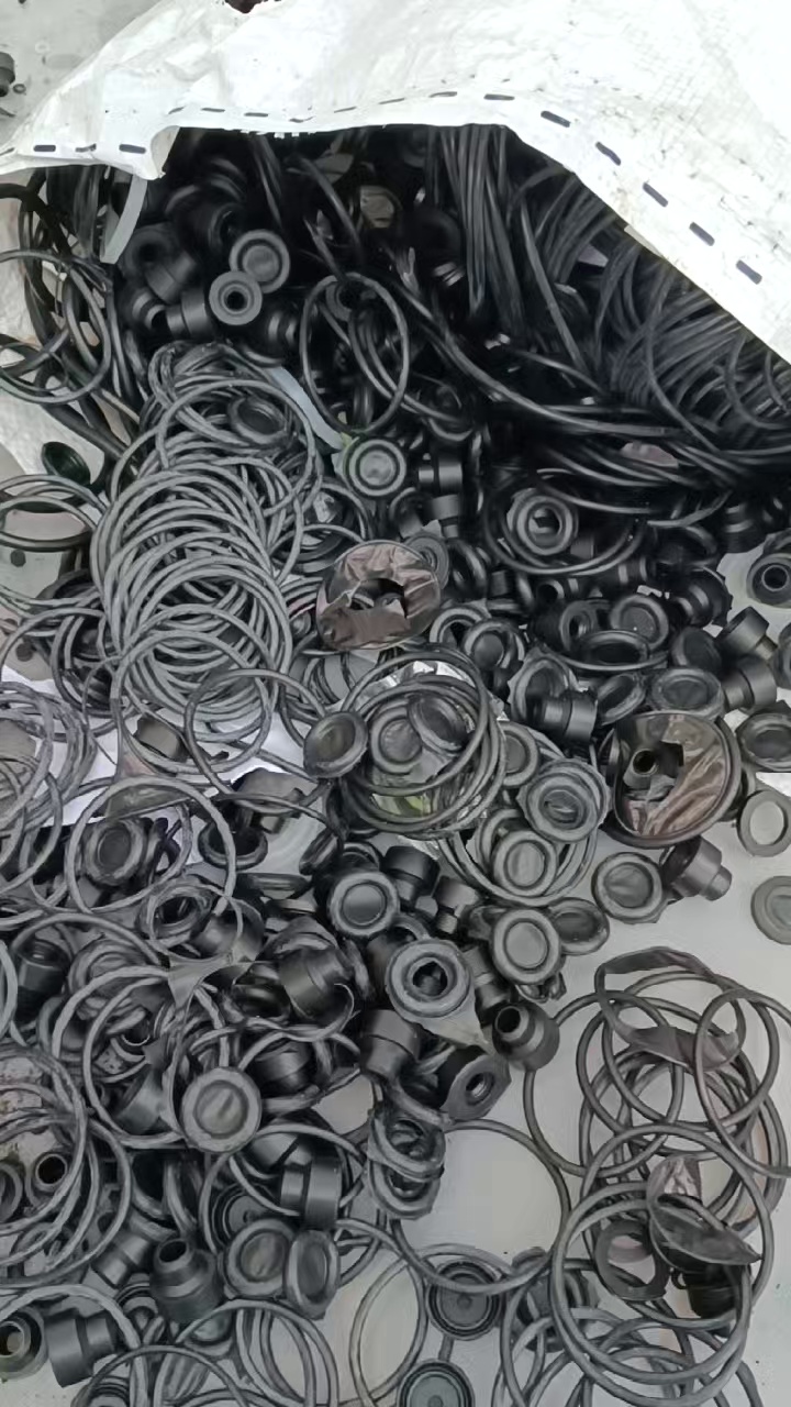 长期出售密封圈厂下来的橡胶边角料，做出口订单材料