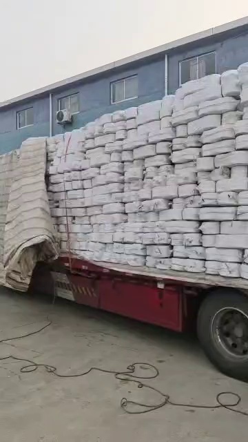 现货处理一批库存棉纱库存纱线，混纺下来的80涤20棉，19支漂白的，现货60吨左右