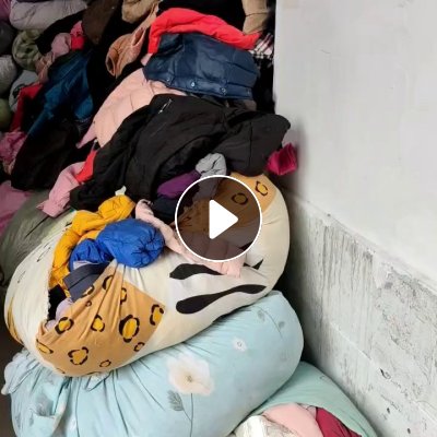 出售旧羽绒服，羽绒服，过刀货，现货有7吨左右，货在湖南岳阳