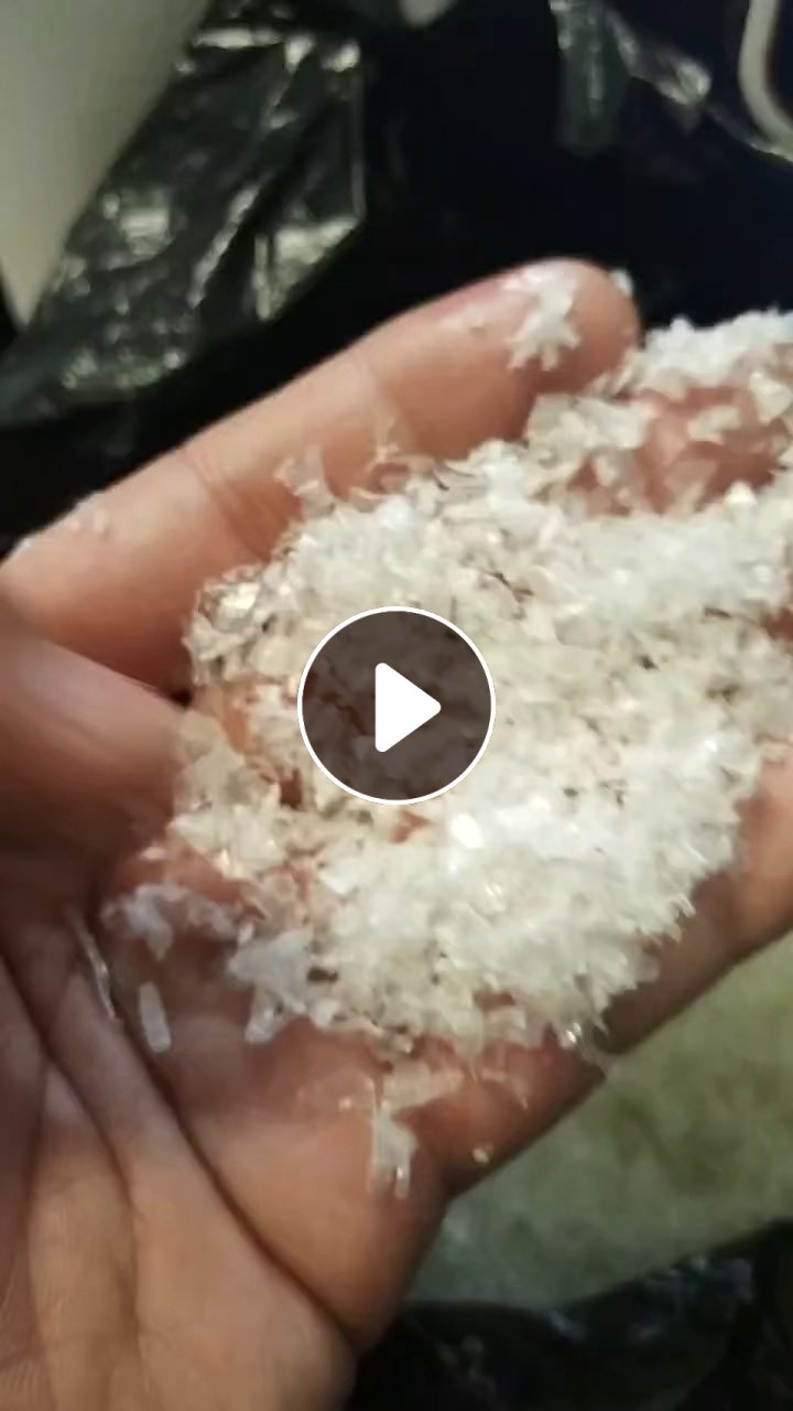 出售透明PVC伸缩膜破碎料，毛料也可以出，月供30吨