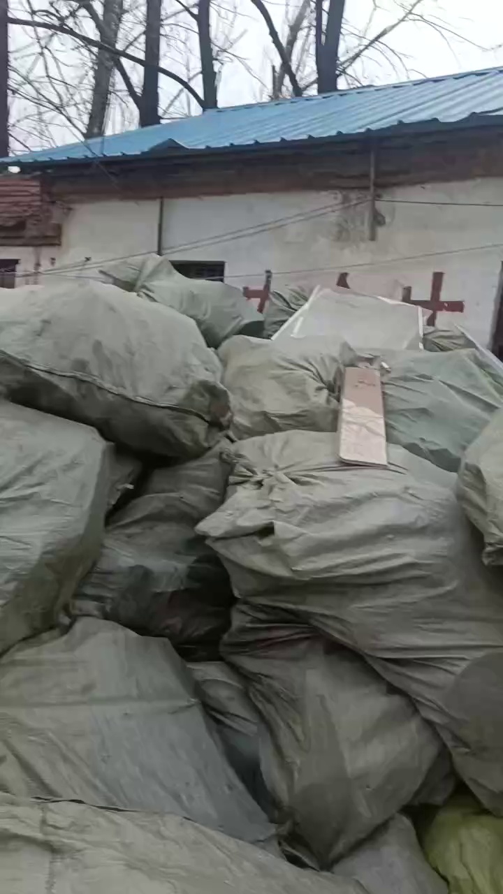 出售透苯毛料，现货六米八一车