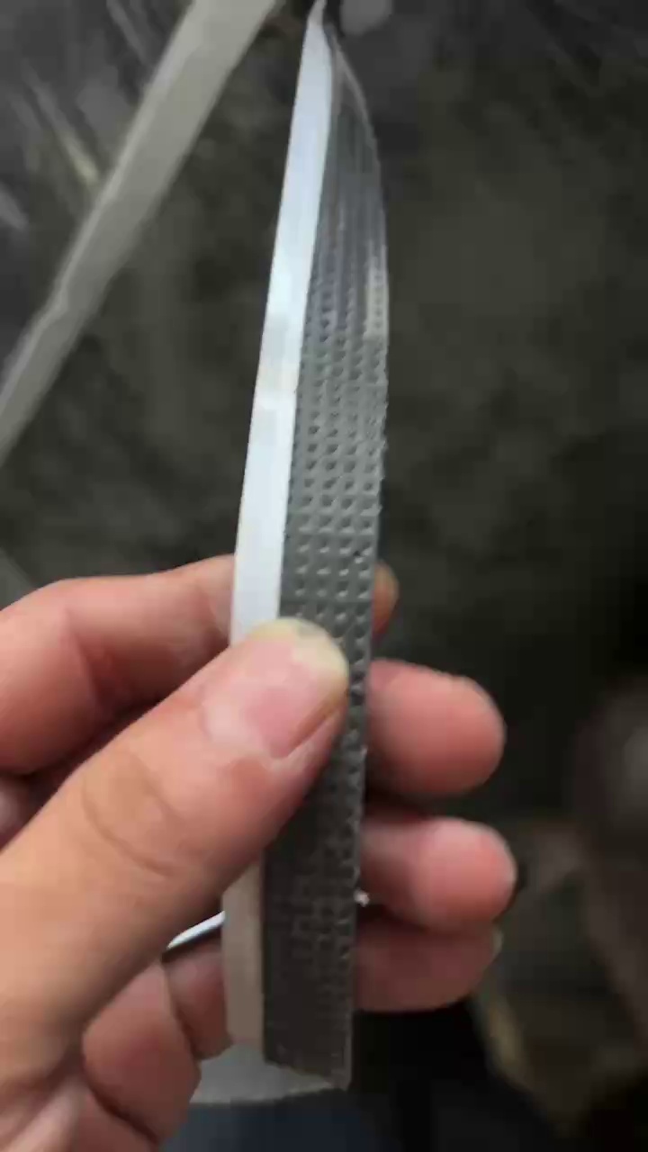 出售带胶的EVA废料，其中一面带有一张离型纸