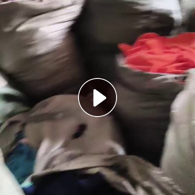 长期出售废布统货，服装厂下来的，一个袋子一个颜色，没有分材质的，有一点纸片，现货10吨左右