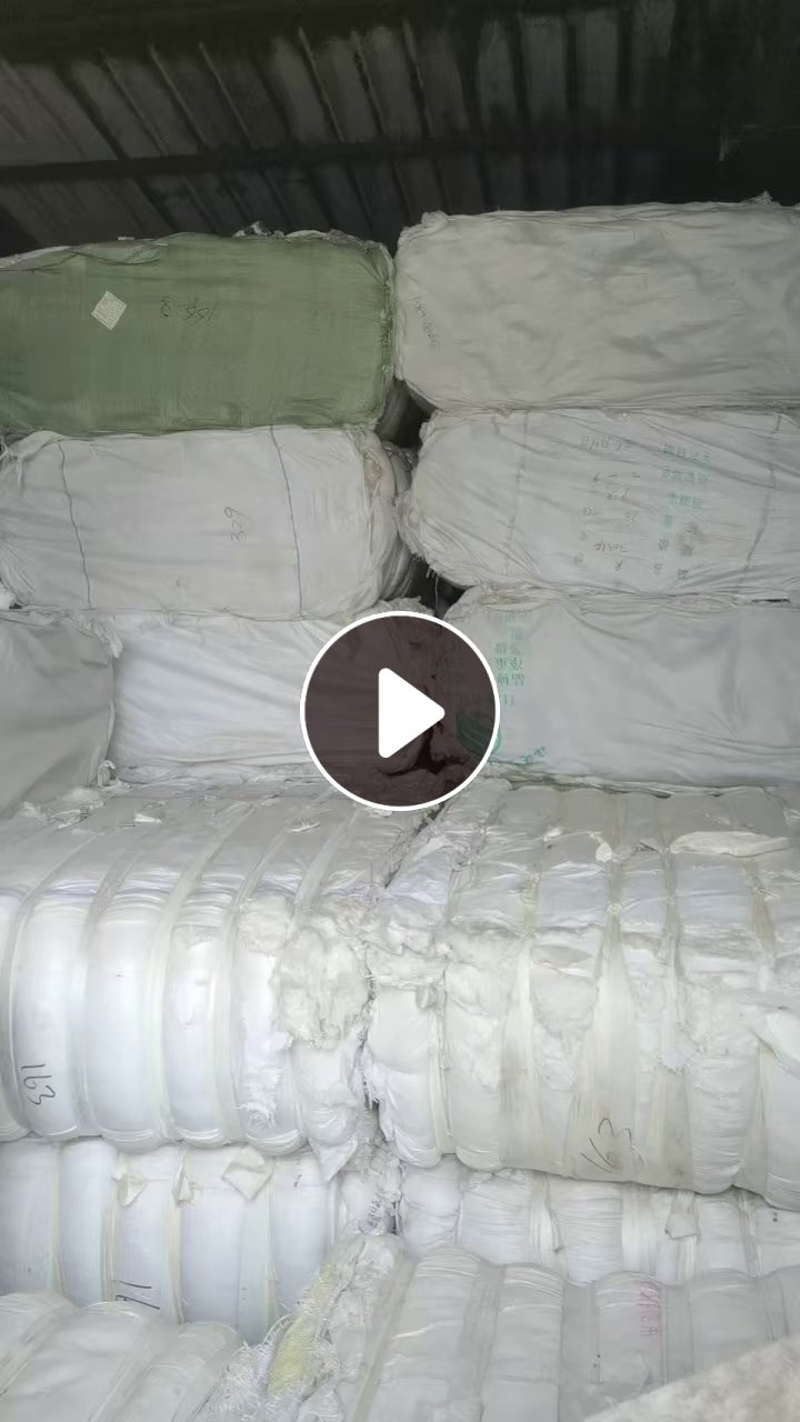长期出售开好的涤纶废布，涤纶废丝，化纤棉，再生棉，涤纶开花棉，月供一百多吨