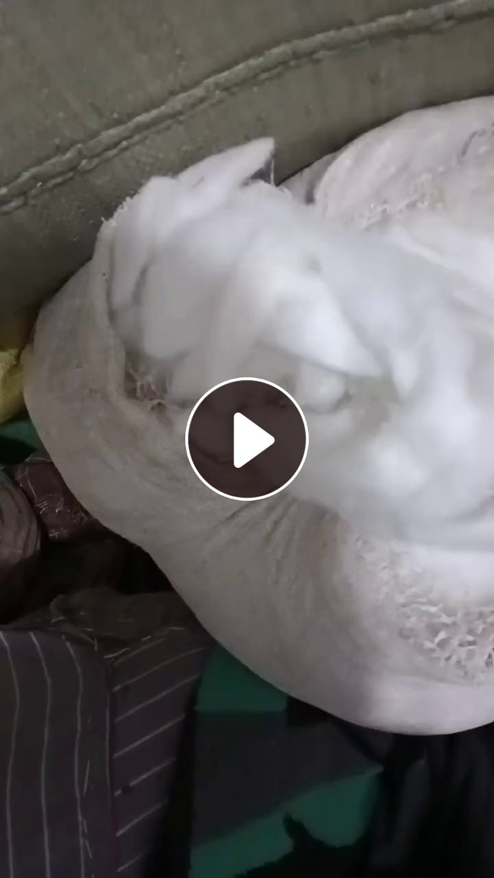 长期出售丝棉下脚料，丝棉边角料，一种是带布的，一种是没带布的，月供二十吨左右