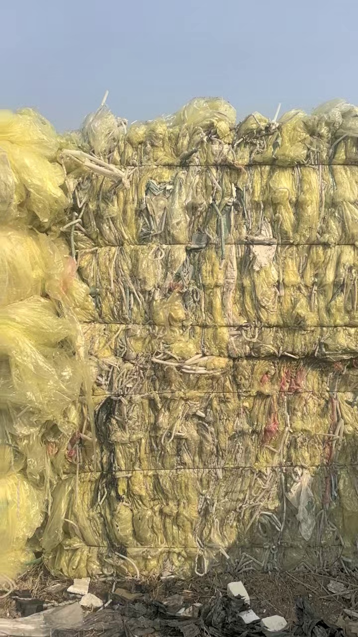 出售风电黄膜废料，带白管混打，现货二十多吨