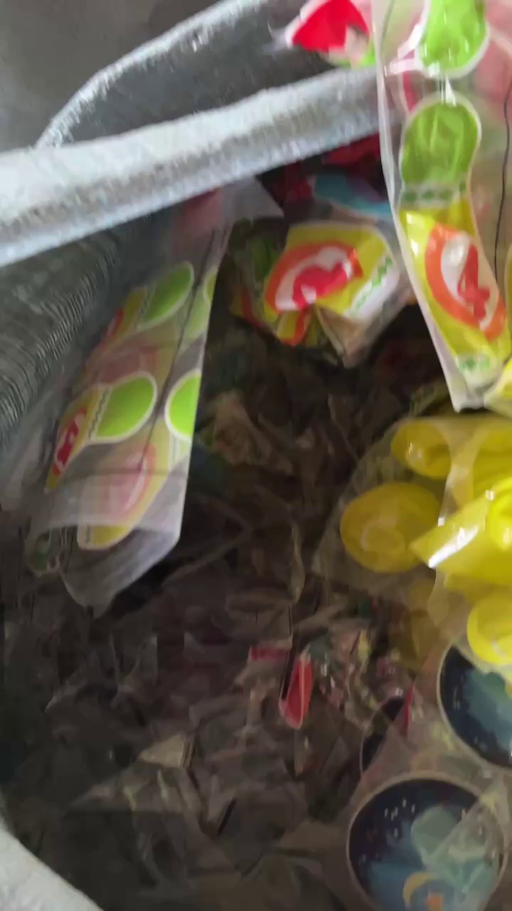 出售PVC食品包装袋，有的是复合pet料，月供50吨