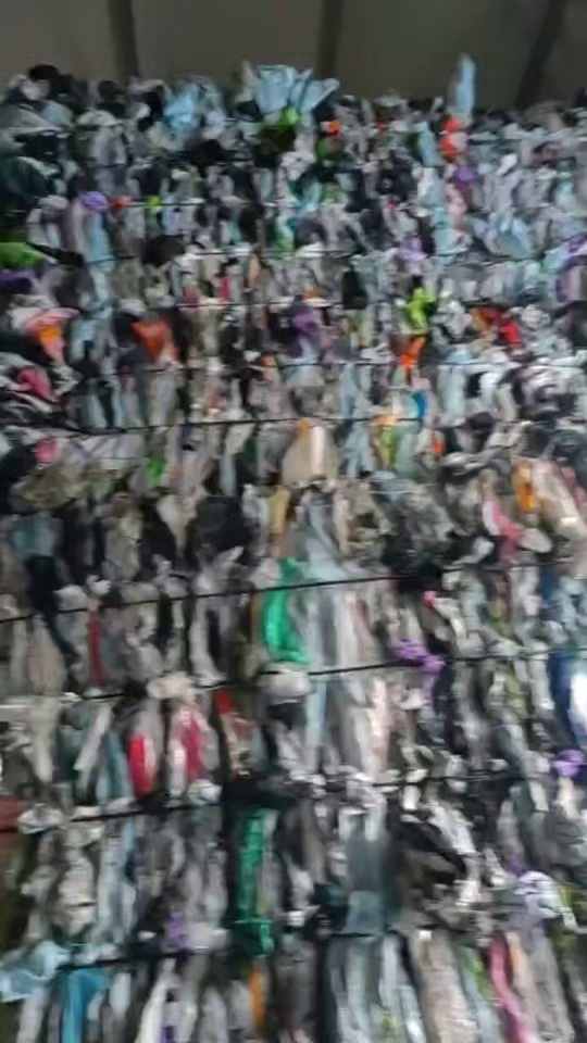 出售快递袋毛料，干造室内货，月供60吨