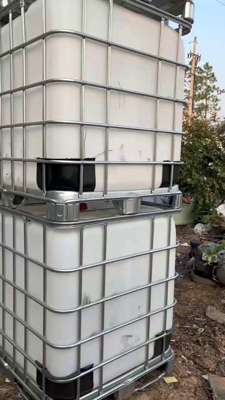 出售二手桶，吨桶、蓝桶、铁桶都有