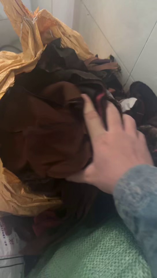 出售真丝刀口布，香云纱刀口布，现货有五六百斤，货在广东惠州