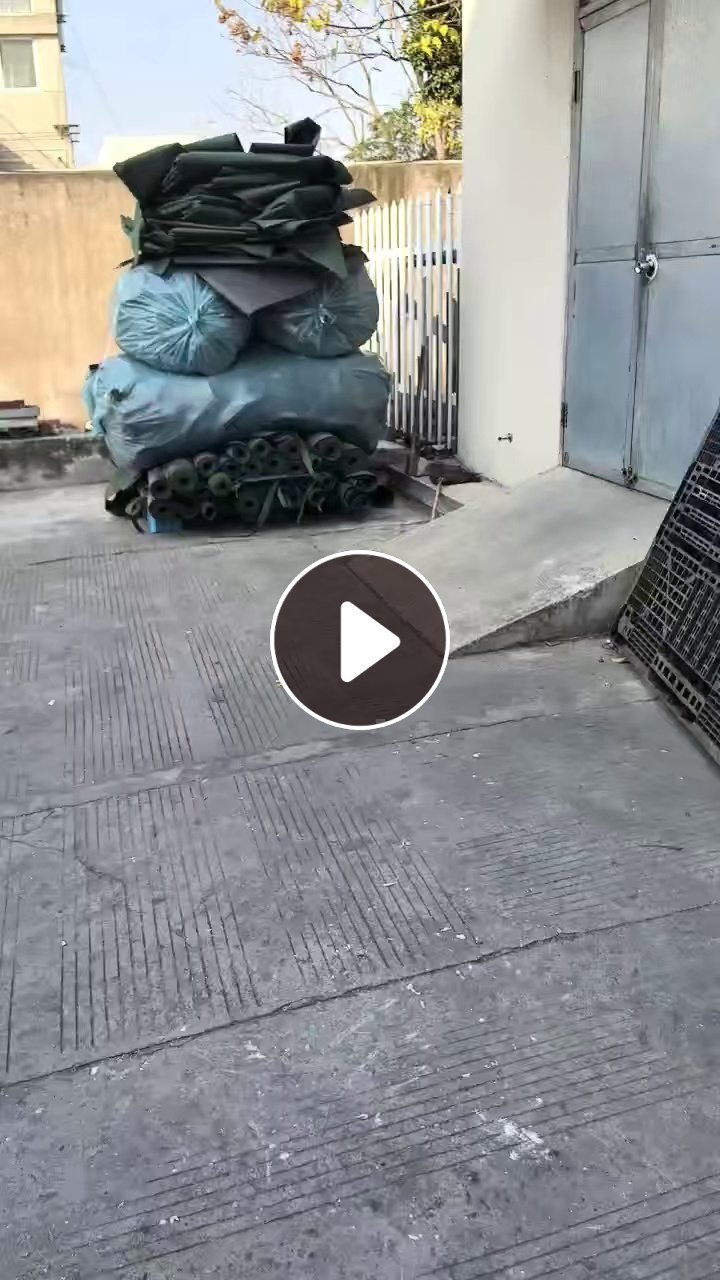 长期出售汽车内饰无纺布，黑色和白色的，涤纶可造粒用，现货50吨左右，货在浙江嘉兴