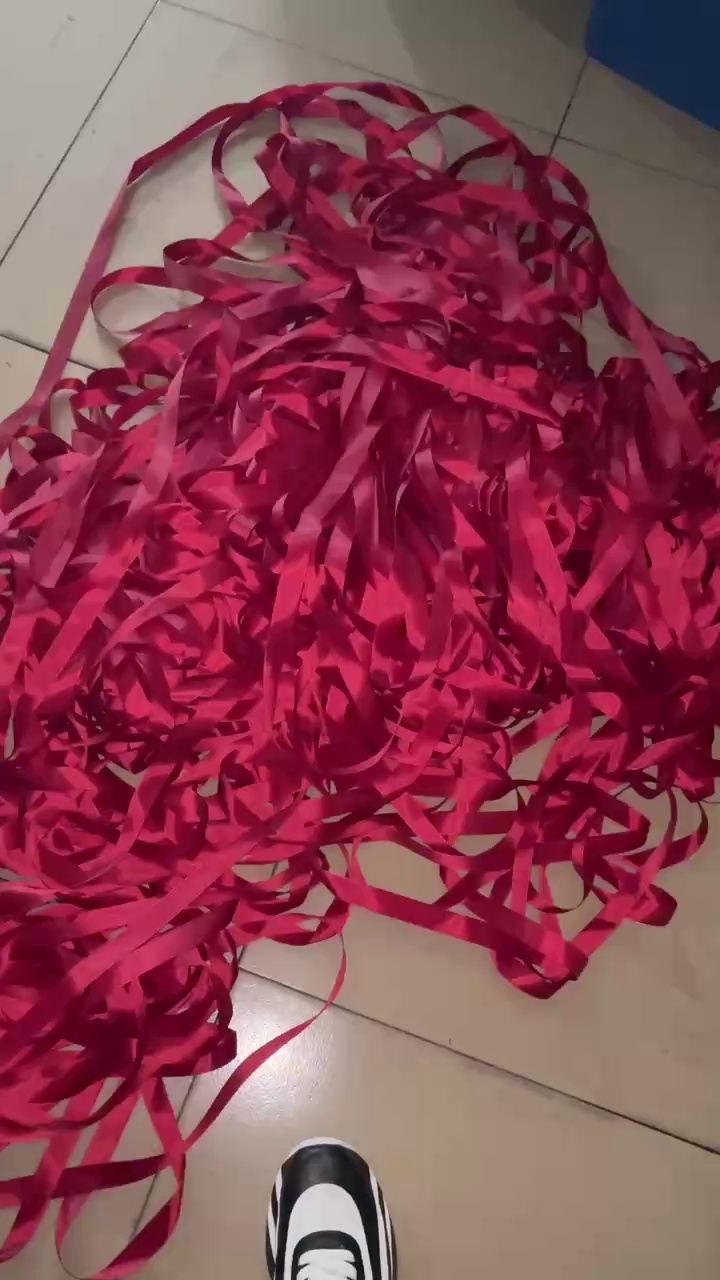 长期出售蛋糕盒彩带剩下涤纶织带 ，现货30吨，货在山东潍坊