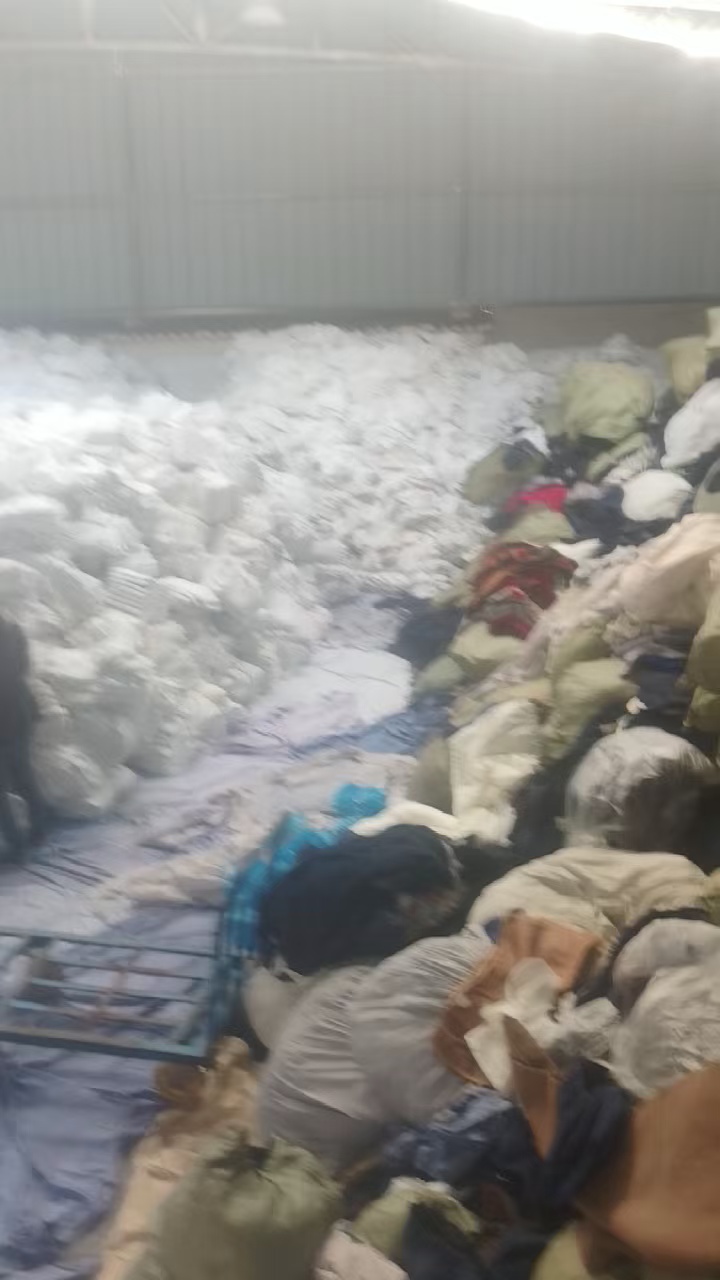 现货处理一批纯棉酒店布草纯棉床单纯棉枕套，火车上下来的，现货120吨，货在四川成都