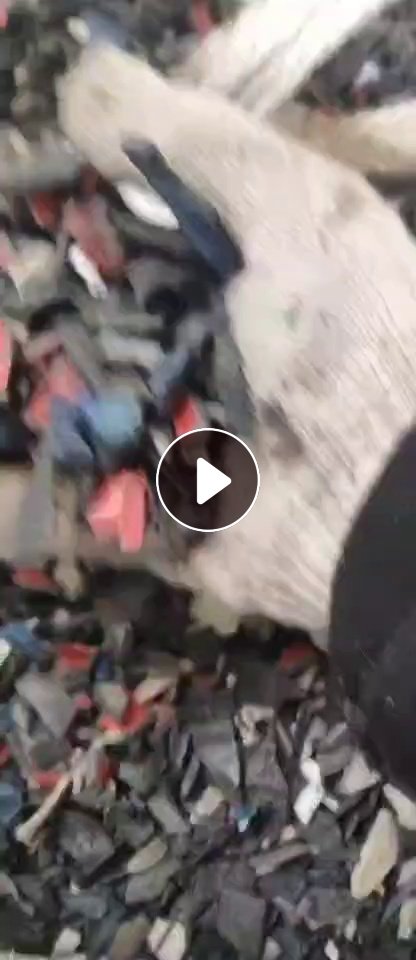 出售黑色PP破碎料，保险杠和托盘一起，干粉，现货二十几吨