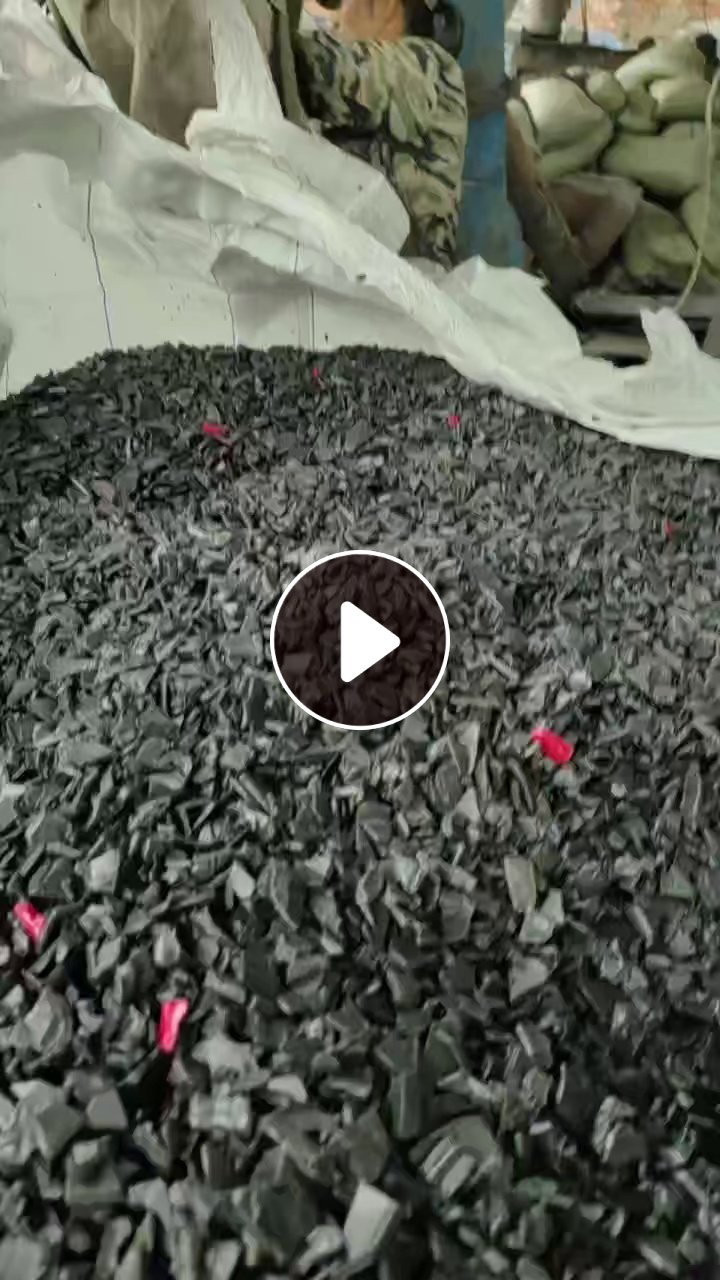 出售PE托盘破碎料，农夫山泉下来的，现货60吨，全漂的