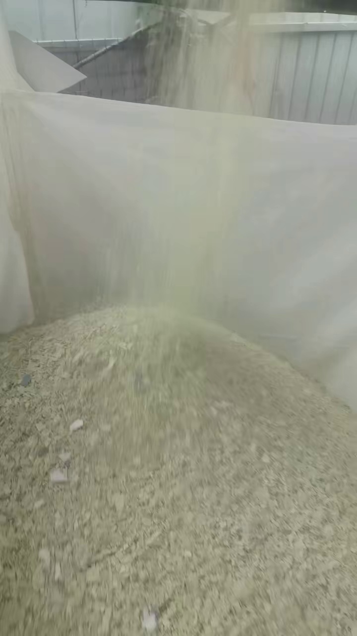 长期出售硬质PVC破碎料，墙板破碎料，PVC管破碎料，PVC树脂瓦破碎料