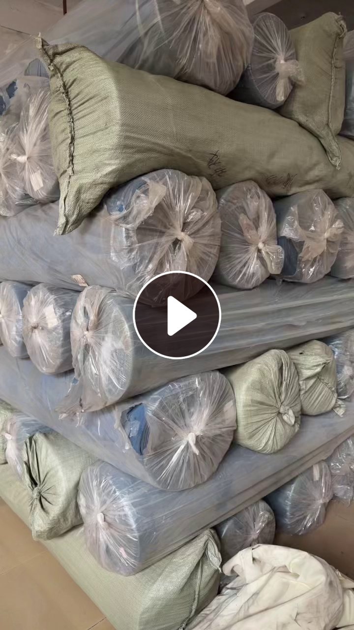 出售库存科技绒库存布，科技布，沙发布，现货有60卷，一卷80多码，有3个色，货在广东广州