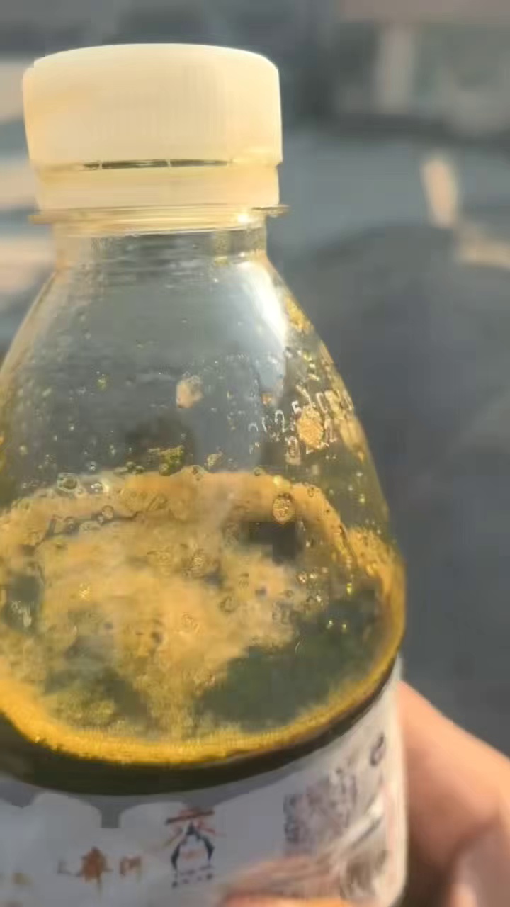 出售塑料油，硅酮胶塑料练出来的油，含硅，硅酮胶里面有3号白油，有轻微结蜡，密度0.88热值8000